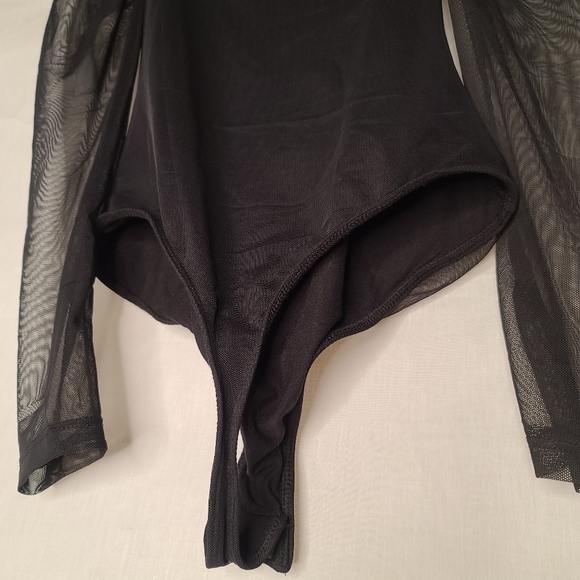 NWT - BLACK RUCHED BODYSUIT - JUNIOR'S LARGE - Picture 5 of 10